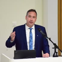 Read more about the article Dr. Zsigmond Csaba –  A természet maffiája – monográfia
